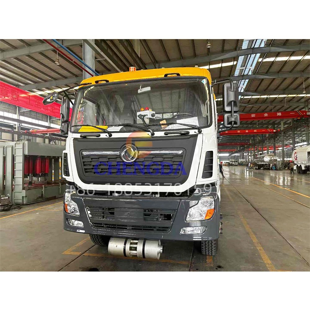 New Dondfeng 8*4 20000L 25000L 30000 Liters 20 /30 CBM Fuel Oil Diesel Tank Tanker Trucks Aviation Refueling Truck for Sale